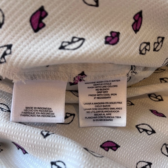 Jones New York Collection Lip Print Button Down Shirt size 8 - Picture 8 of 8